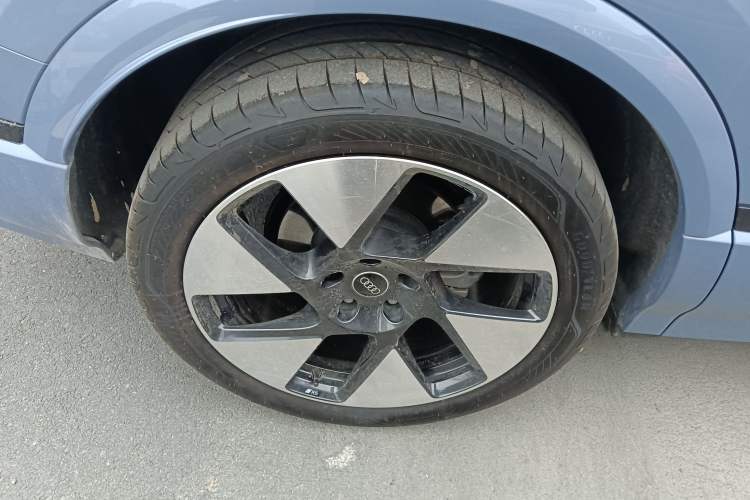 Used Audi Q6L e-tron 2026 First Launch Navigation Edition Right Rear Wheel Hub