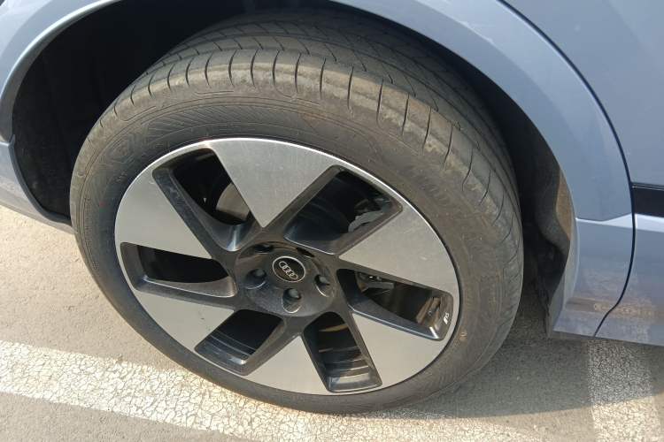 Used Audi Q6L e-tron 2026 First Launch Navigation Edition Right Rear Wheel Hub