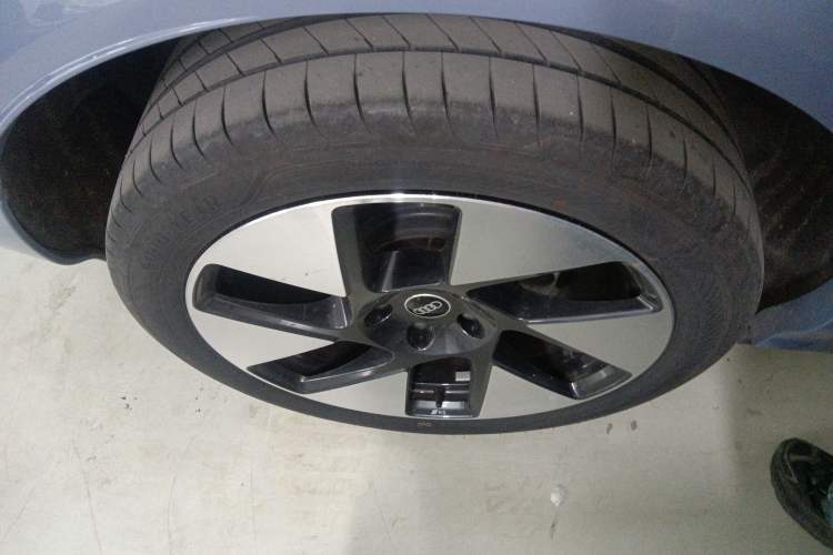 Used Audi Q6L e-tron 2026 First Launch Navigation Edition Right Rear Wheel Hub