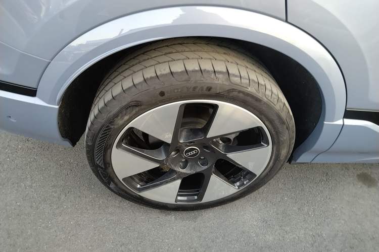 Used Audi Q6L e-tron 2026 First Launch Navigation Edition Right Rear Wheel Hub