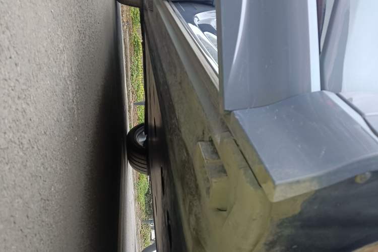 Used Audi Q6L e-tron 2026 First Launch Navigation Edition Right Side Sill