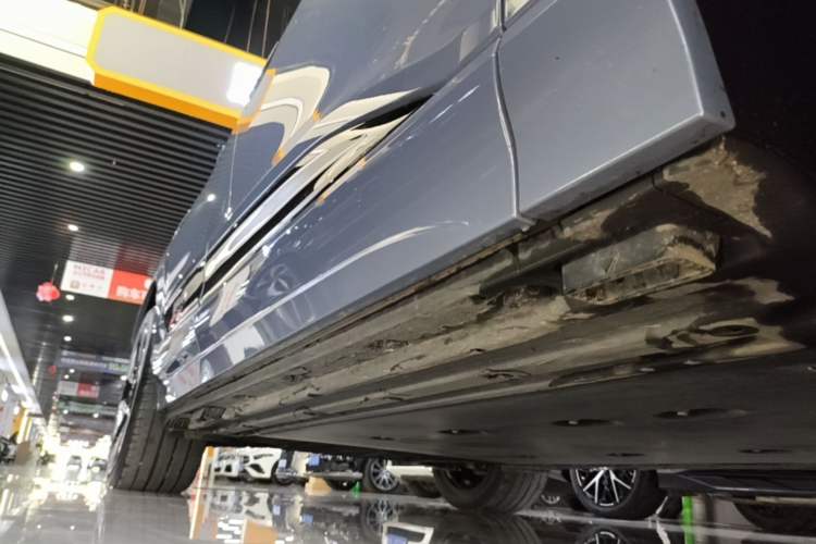 Used Audi Q6L e-tron 2026 First Launch Navigation Edition Right Side Sill