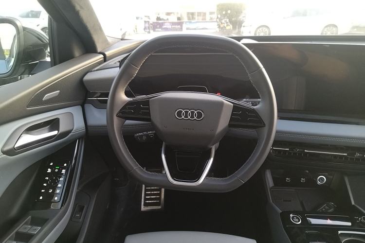 Used Audi Q6L e-tron 2026 First Launch Navigation Edition Steering Wheel