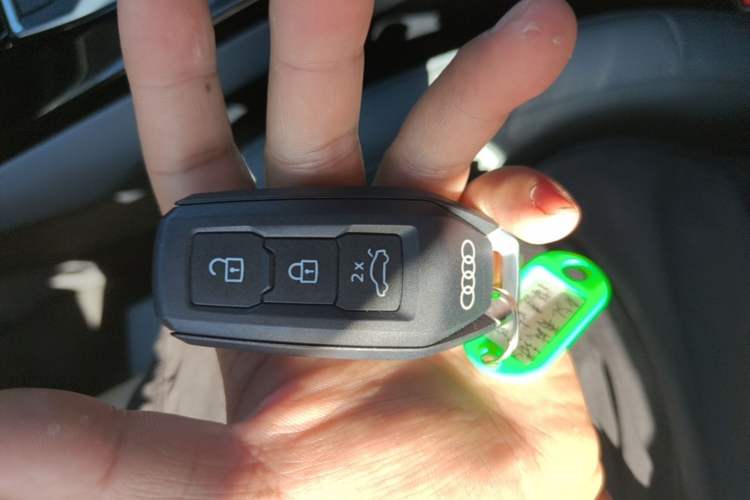 Used Audi Q6L e-tron 2026 First Launch Navigation Edition Vehicle Key