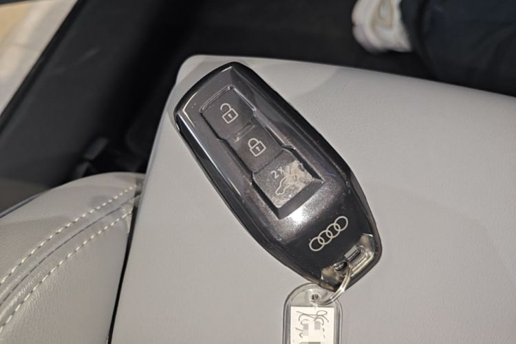 Used Audi Q6L e-tron 2026 First Launch Navigation Edition Vehicle Key