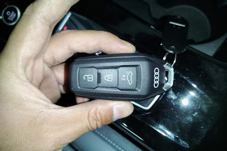 Used Audi Q6L e-tron 2026 First Launch Navigation Edition Vehicle Key