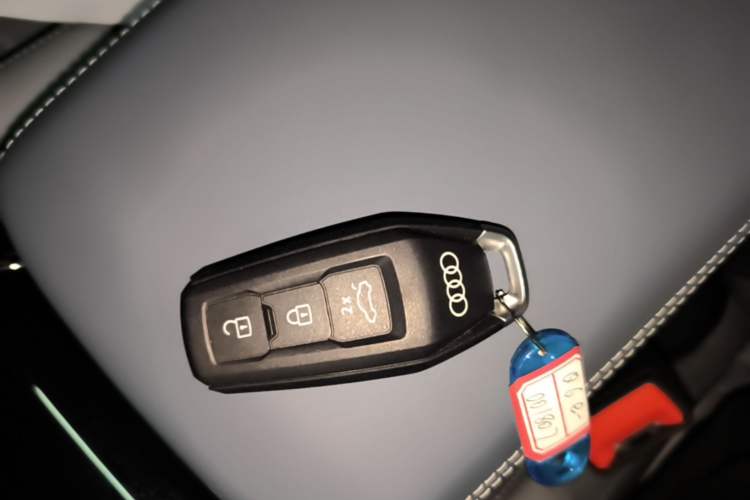Used Audi Q6L e-tron 2026 First Launch Navigation Edition Vehicle Key
