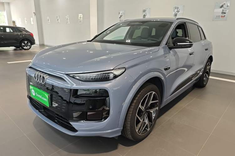Audi Q6L e-tron 2026 First Launch Navigation Edition