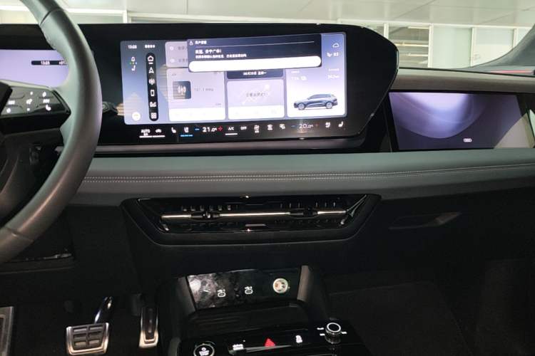 Used Audi Q6L e-tron 2026 First Launch Navigation Edition Audio And AC Panel