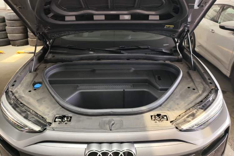 Used Audi Q6L e-tron 2026 First Launch Navigation Edition Engine Bay