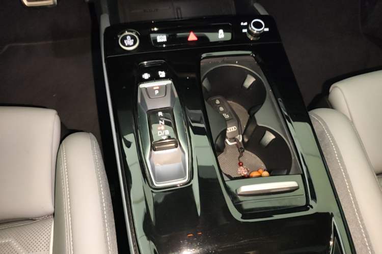 Used Audi Q6L e-tron 2026 First Launch Navigation Edition Gear Lever