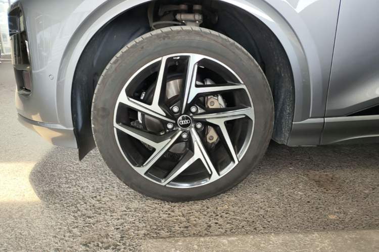 Used Audi Q6L e-tron 2026 First Launch Navigation Edition Left Front Wheel Hub