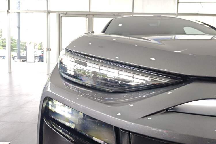 Used Audi Q6L e-tron 2026 First Launch Navigation Edition Right Front Headlight