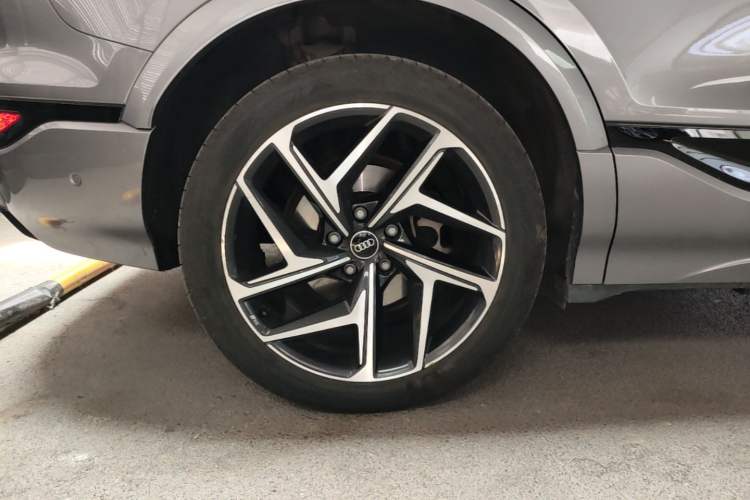 Used Audi Q6L e-tron 2026 First Launch Navigation Edition Right Rear Wheel Hub