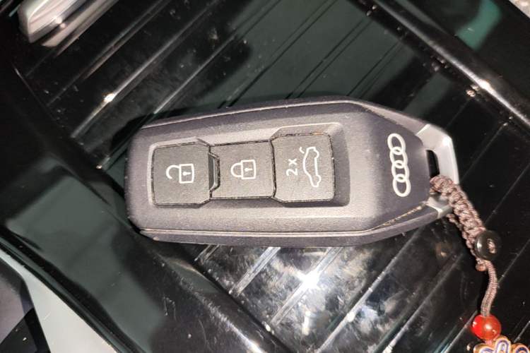 Used Audi Q6L e-tron 2026 First Launch Navigation Edition Vehicle Key