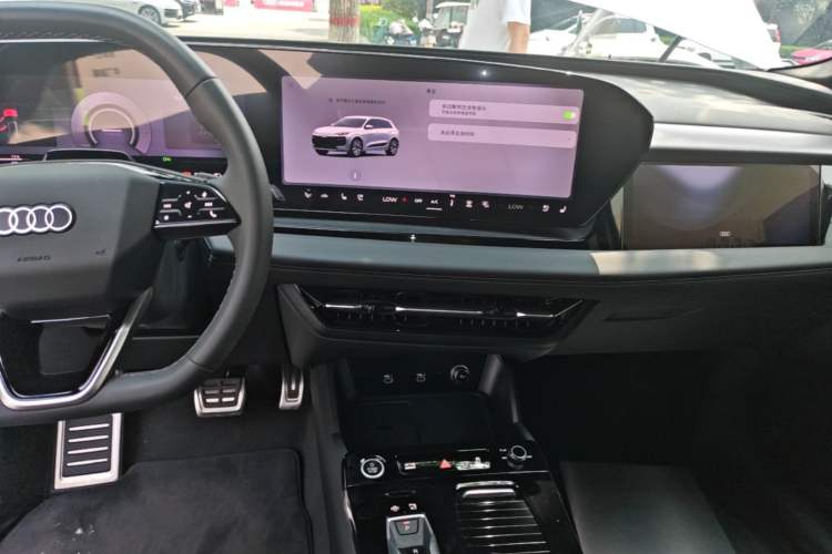 Used Audi Q6L e-tron 2026 First Launch Navigation Edition Audio And AC Panel