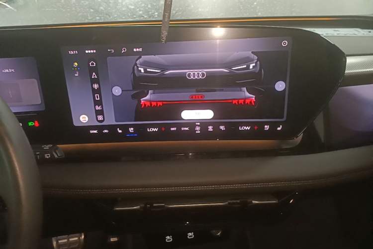 Used Audi Q6L e-tron 2026 First Launch Navigation Edition Audio And AC Panel
