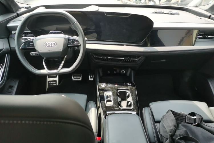 Used Audi Q6L e-tron 2026 First Launch Navigation Edition Center Console