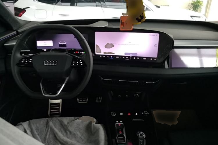 Used Audi Q6L e-tron 2026 First Launch Navigation Edition Center Console