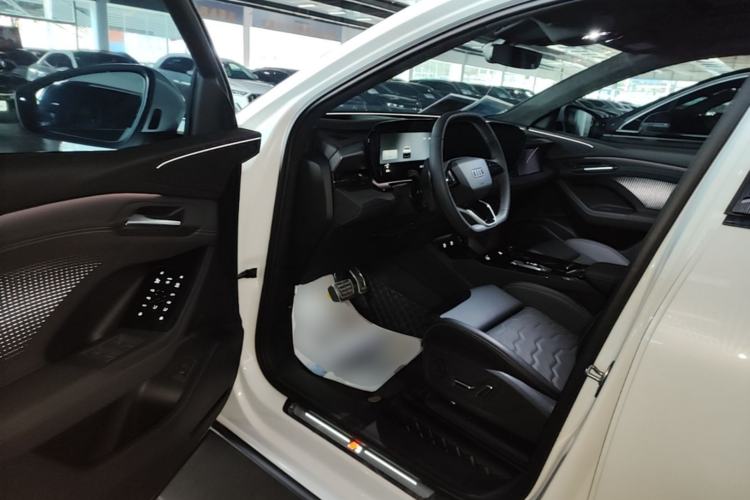 Used Audi Q6L e-tron 2026 Ultra-Long Range Edition Driver Seat