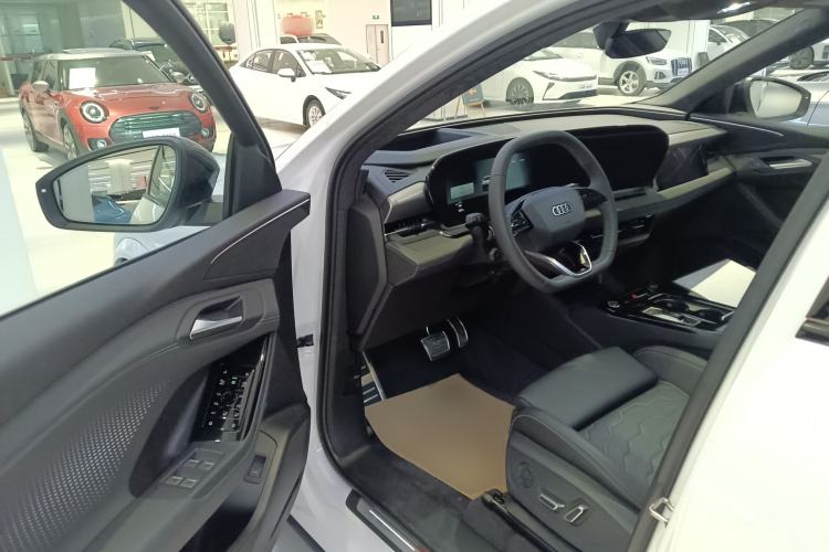 Used Audi Q6L e-tron 2026 First Launch Navigation Edition Driver Seat