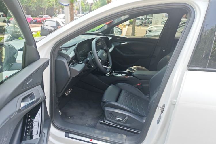 Used Audi Q6L e-tron 2026 First Launch Navigation Edition Driver Seat