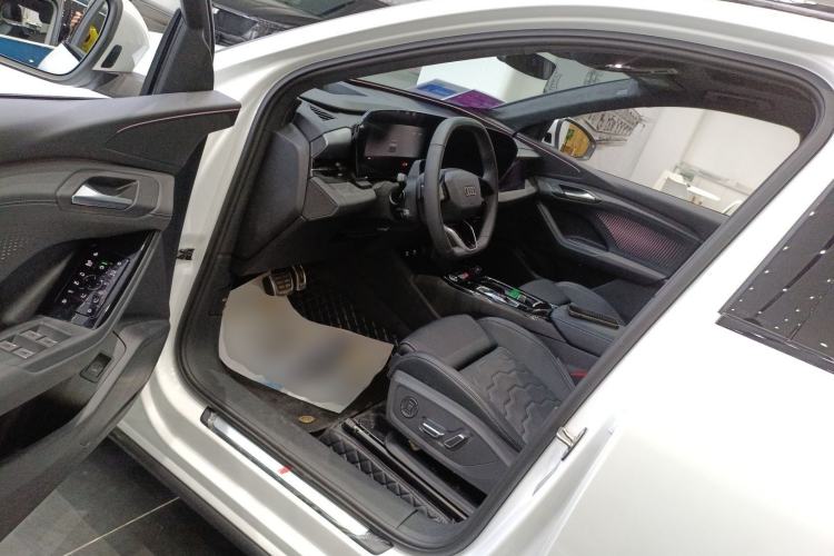 Used Audi Q6L e-tron 2026 Ultra-Long Range Edition Driver Seat