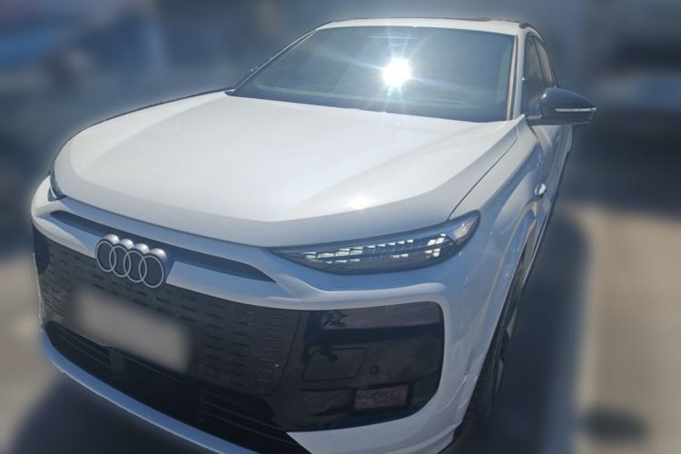 Audi Q6L e-tron 2026 First Launch Navigation Edition