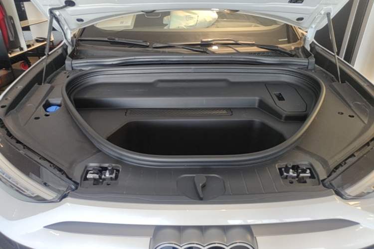 Used Audi Q6L e-tron 2026 First Launch Navigation Edition Engine Bay