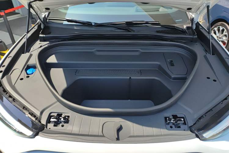 Used Audi Q6L e-tron 2026 First Launch Navigation Edition Engine Bay