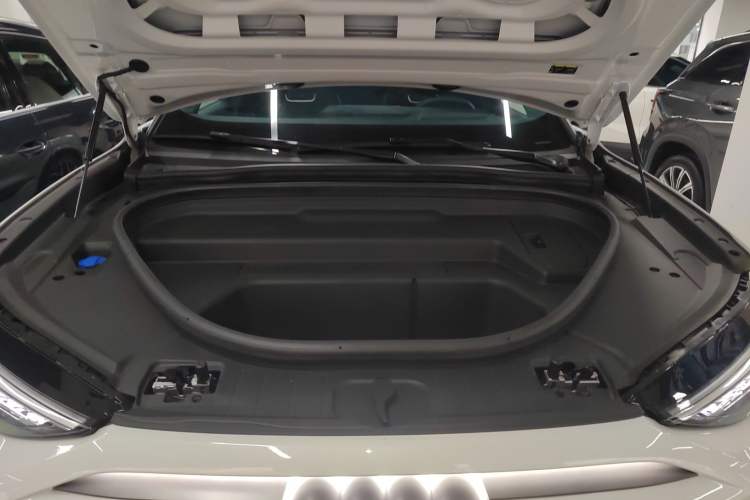 Used Audi Q6L e-tron 2026 First Launch Navigation Edition Engine Bay