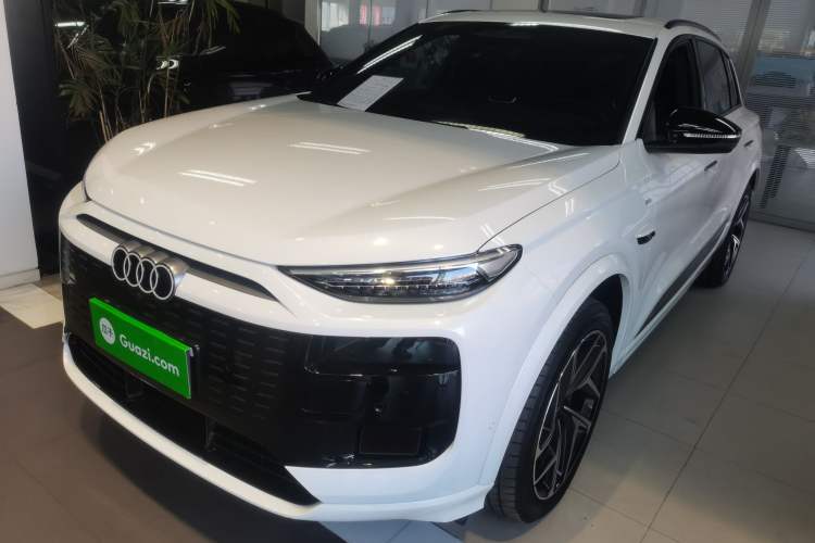 Used Audi Q6L e-tron 2026 First Launch Navigation Edition Guazi used car, China used car export, Used car for sale, Used cars, Cheapest cars for sale