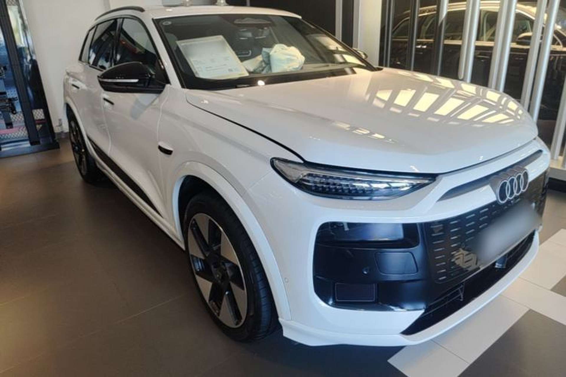 Used Audi Q6L e-tron 2026 First Launch Navigation Edition Exterior 1