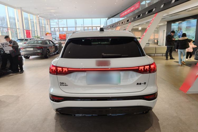 Used Audi Q6L e-tron 2026 First Launch Navigation Edition Exterior 4