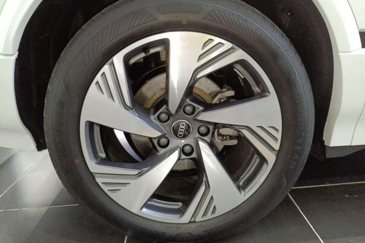 Used Audi Q6L e-tron 2026 Ultra-Long Range Edition Exterior 5