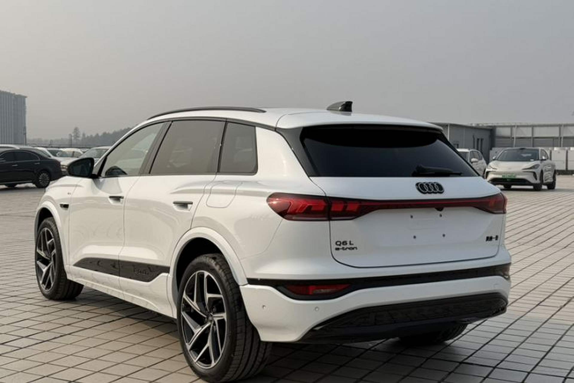 Used Audi Q6L e-tron 2026 First Launch Navigation Edition Exterior 6
