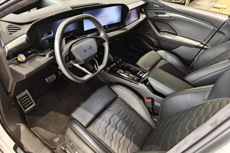 Used Audi Q6L e-tron 2026 First Launch Navigation Edition Exterior 9