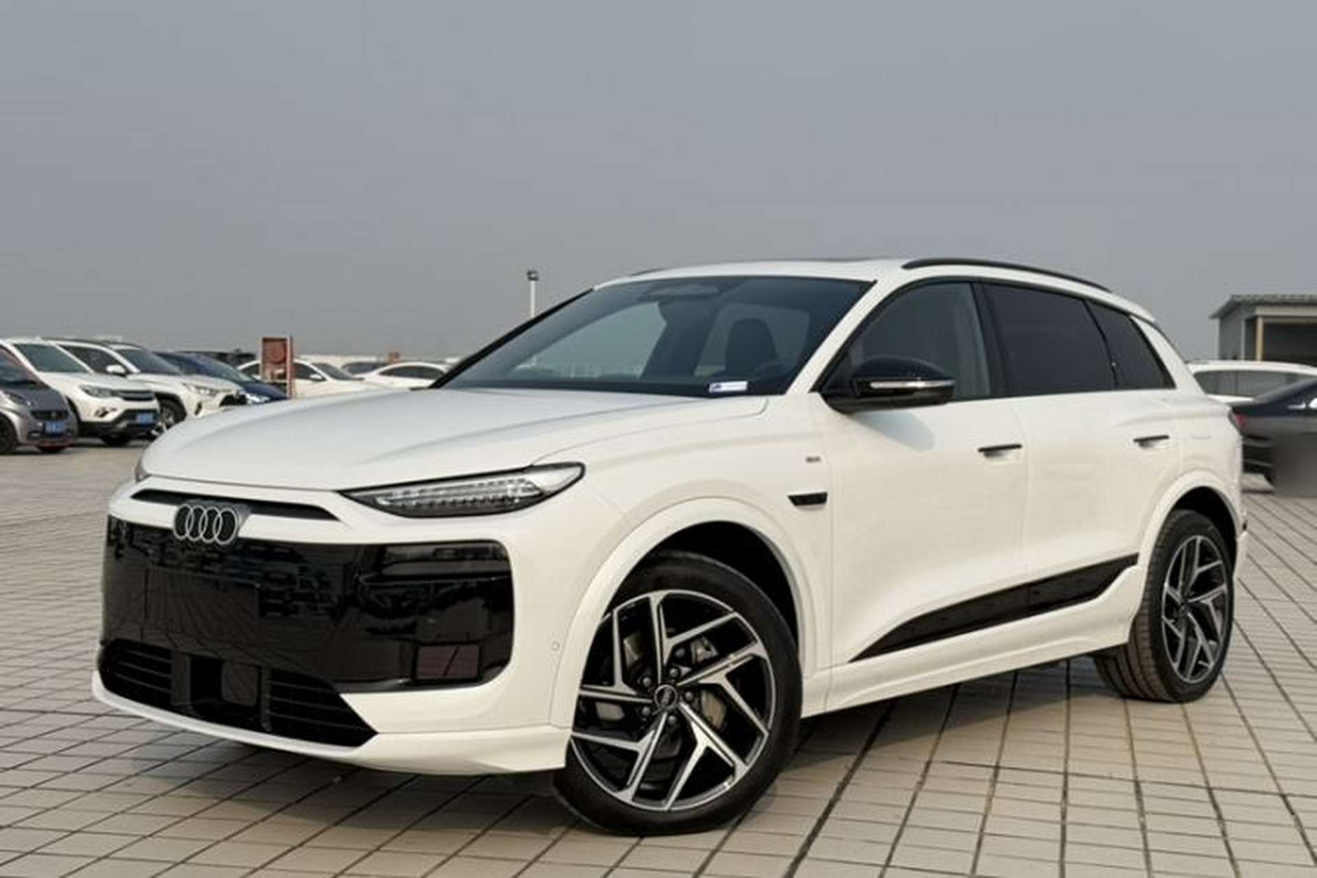 Used Audi Q6L e-tron 2026 First Launch Navigation Edition Front Left 45 Deg