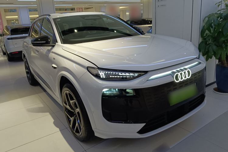 Used Audi Q6L e-tron 2026 First Launch Navigation Edition Front Right 45 Deg