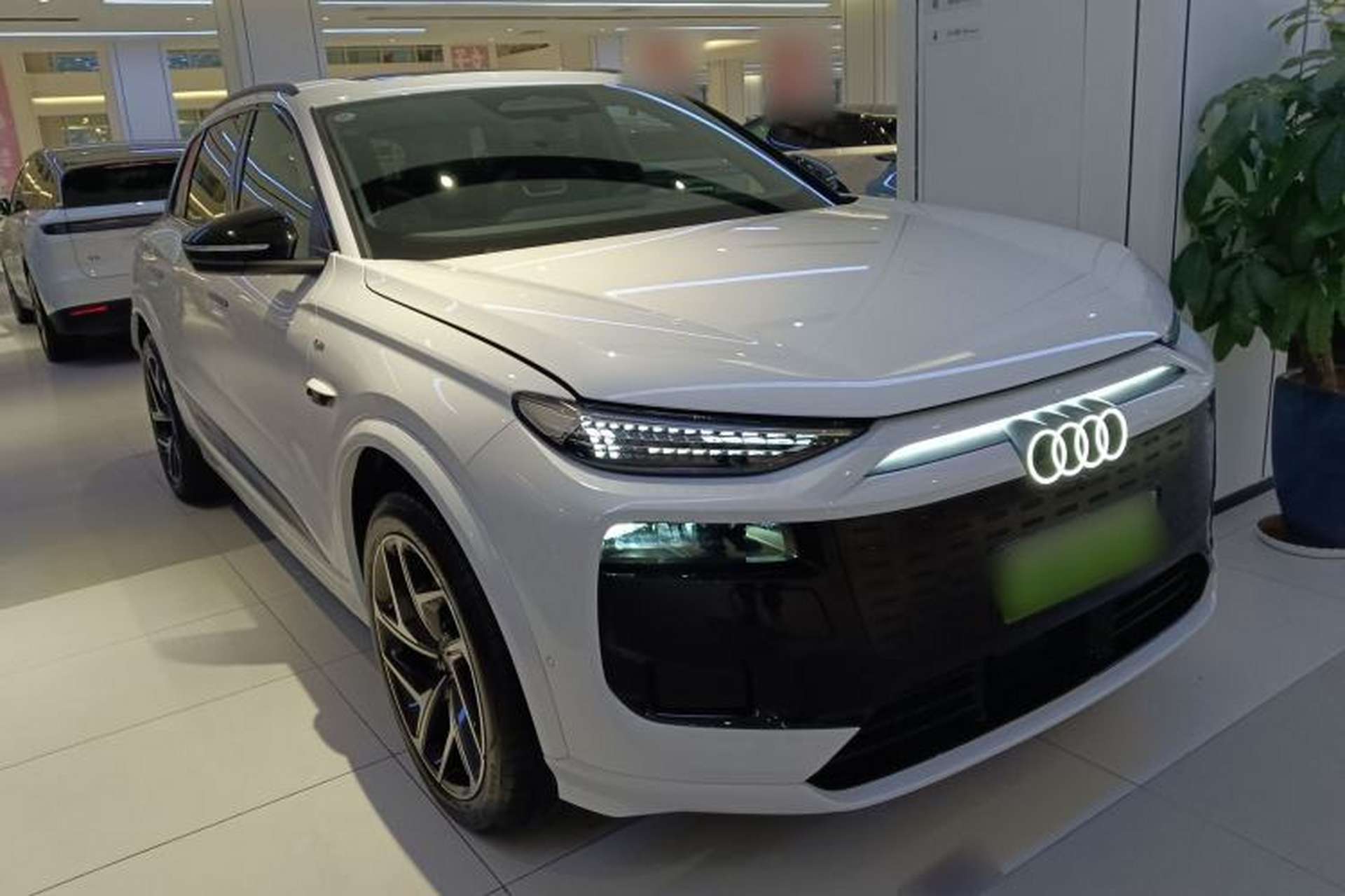 Used Audi Q6L e-tron 2026 First Launch Navigation Edition Front Right 45 Deg