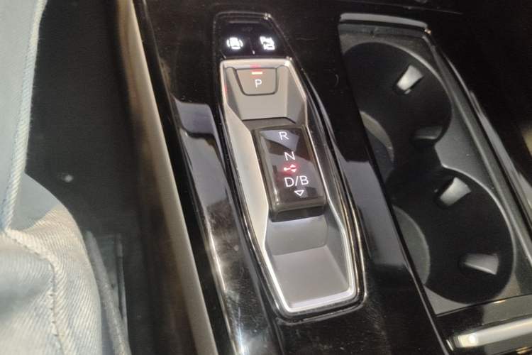 Used Audi Q6L e-tron 2026 First Launch Navigation Edition Gear Lever