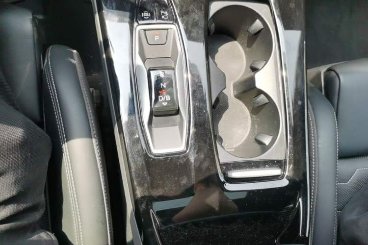 Used Audi Q6L e-tron 2026 First Launch Navigation Edition Gear Lever