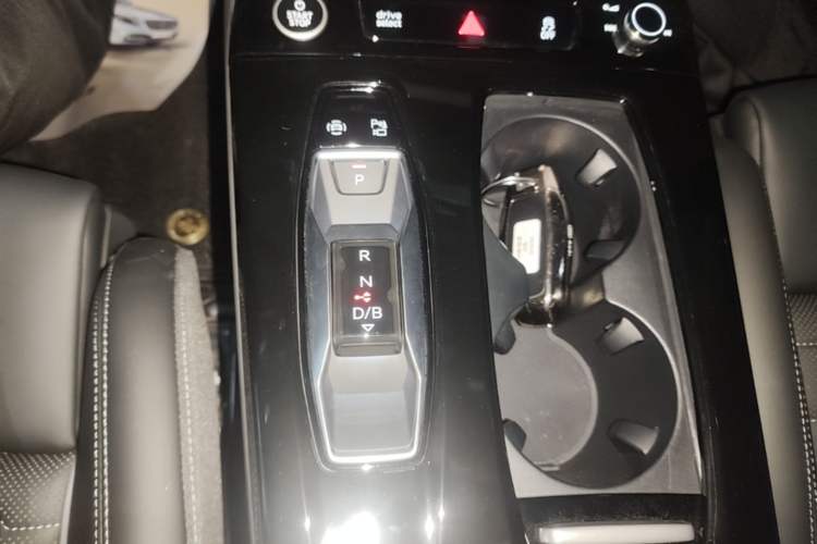 Used Audi Q6L e-tron 2026 Ultra-Long Range Edition Gear Lever