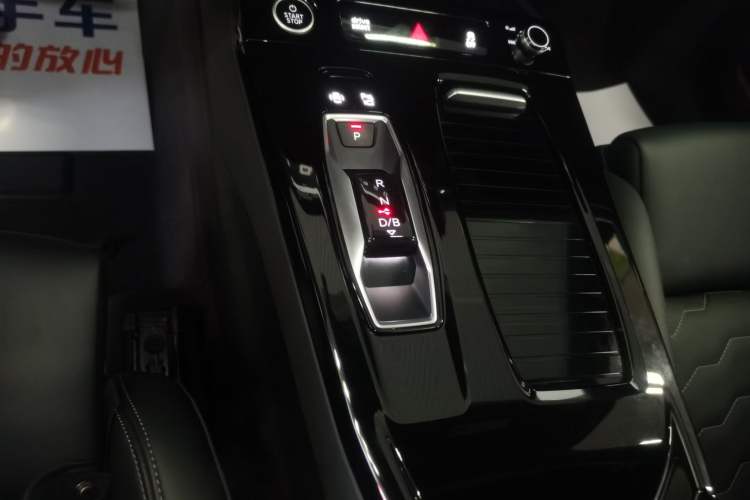 Used Audi Q6L e-tron 2026 First Launch Navigation Edition Gear Lever