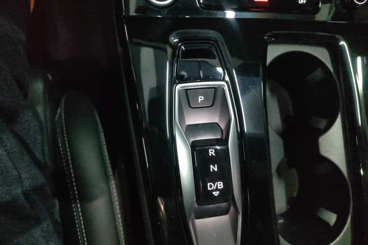 Used Audi Q6L e-tron 2026 First Launch Navigation Edition Gear Lever