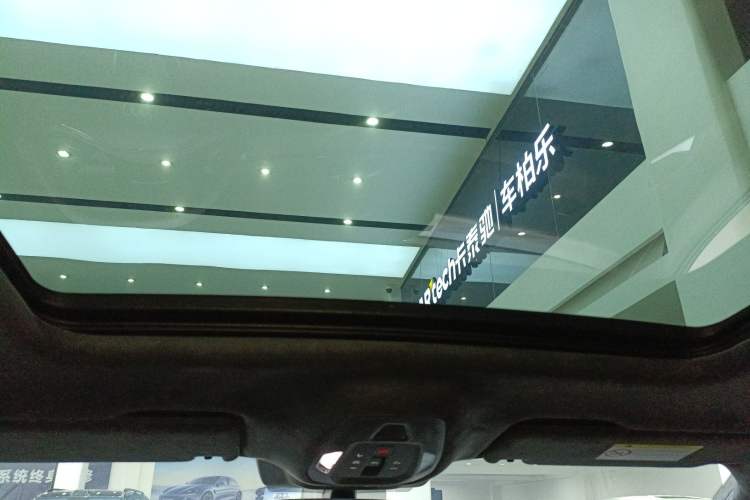 Used Audi Q6L e-tron 2026 Ultra-Long Range Edition Headliner