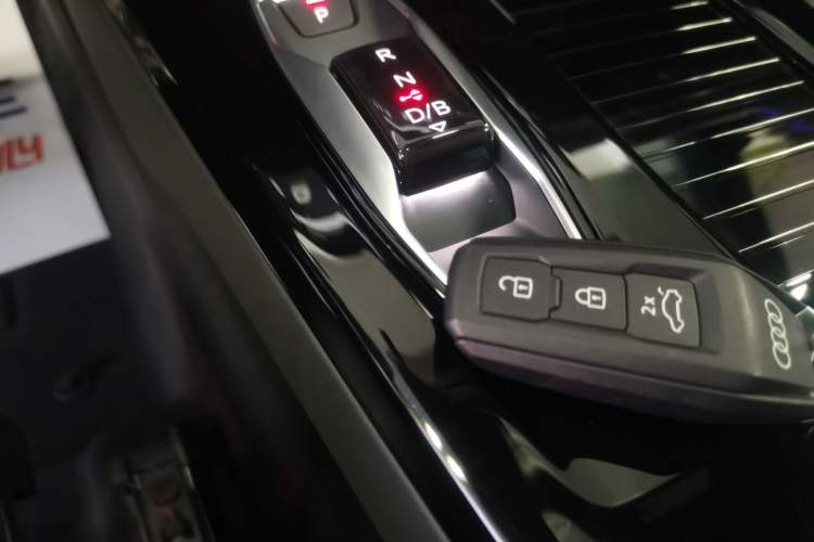Used Audi Q6L e-tron 2026 First Launch Navigation Edition Interior 1