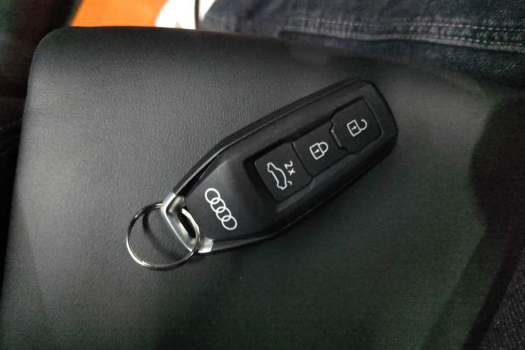 Used Audi Q6L e-tron 2026 First Launch Navigation Edition Interior 1