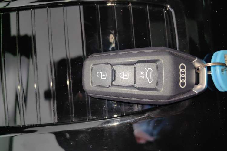 Used Audi Q6L e-tron 2026 First Launch Navigation Edition Interior 1