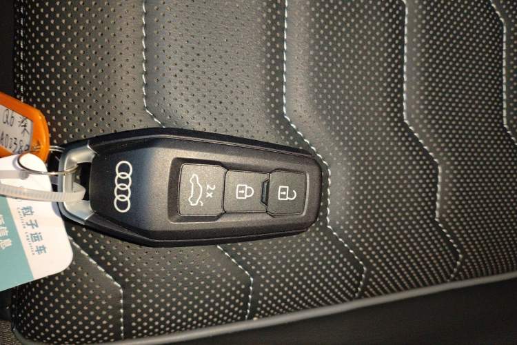Used Audi Q6L e-tron 2026 First Launch Navigation Edition Interior 1